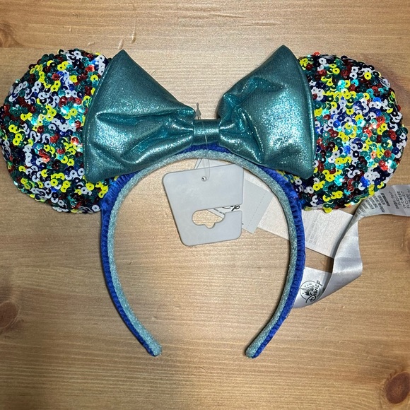 Minnie Mouse Ear Headband - Disney Parks 2022 NWT - Picture 2 of 5